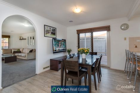 Property photo of 15 Laggan Court Endeavour Hills VIC 3802