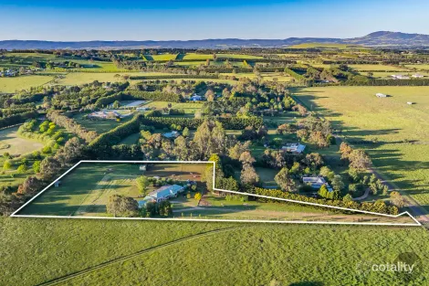 147 COUZENS LANE, ROMSEY, VIC 3434