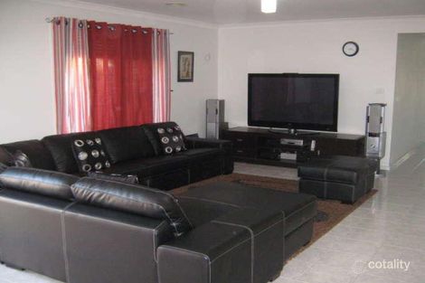 Property photo of 64 Lockwood Drive Roxburgh Park VIC 3064