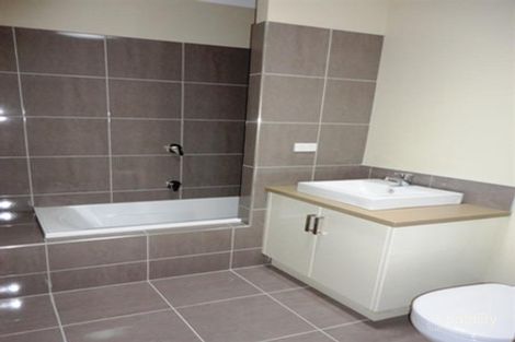 Property photo of 2/19 Lloyd Avenue Epping VIC 3076