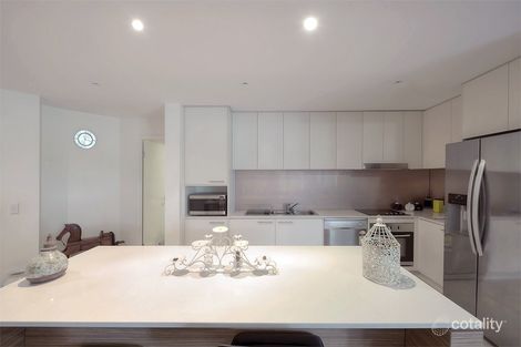 Property photo of 9/1 Lakefront Crescent Varsity Lakes QLD 4227