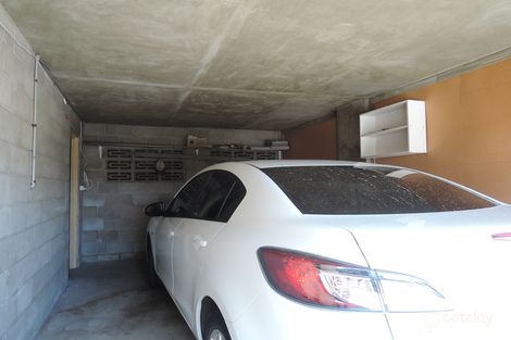 Property photo of 8/11 Vaughn Street West End QLD 4810