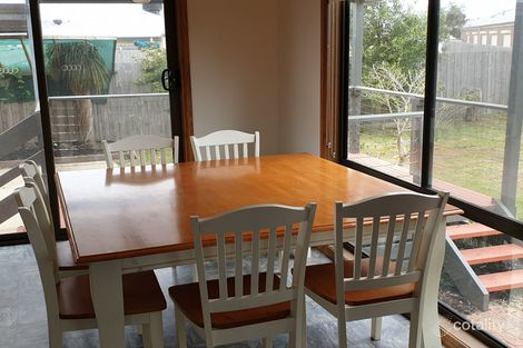 4 Shoppee Ct, St Leonards, VIC 3223