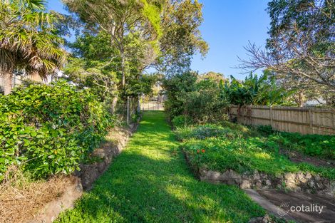 2 Ocean View Pde, Caves Beach, NSW 2281