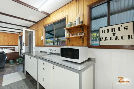 Property photo of 130 Benrua Road Clackline WA 6564