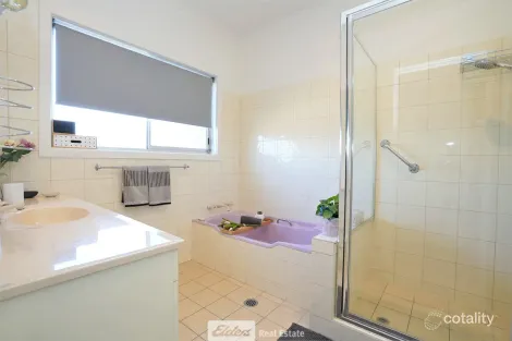 Property photo of 75 McNabb Crescent Griffith NSW 2680