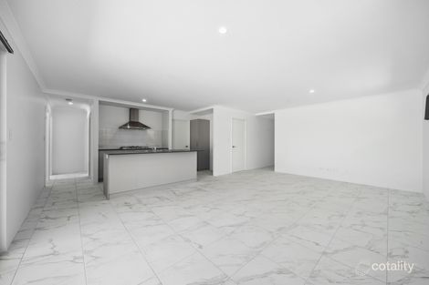 Property photo of 27 Kyogle Place Armadale WA 6112