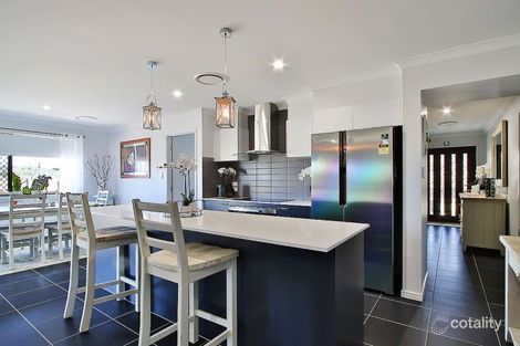 Property photo of 3 Ridgevale Drive Regency Downs QLD 4341