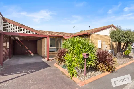 2 Warren Cl, Narre Warren, VIC 3805