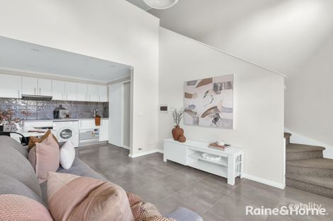 Property photo of 2/94 Havannah Street Bathurst NSW 2795