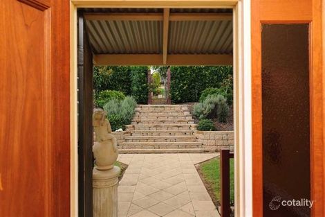 Property photo of 4 Chatswood Close Mount Lofty QLD 4350