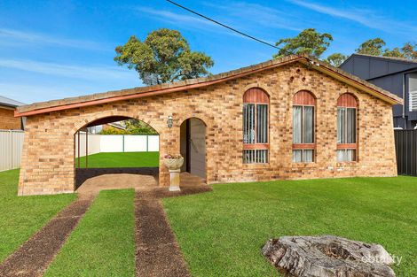 Property photo of 4 Cranbrook Crescent Killarney Vale NSW 2261