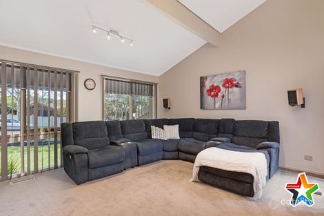 Property photo of 2 Summerhill Park Drive Mooroolbark VIC 3138