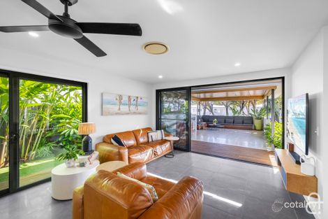 20 Napalle St, Warana, QLD 4575