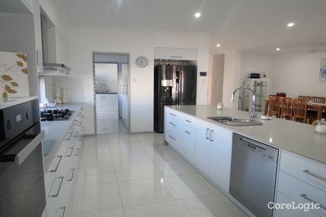 Property photo of 11 Signature Court Urraween QLD 4655