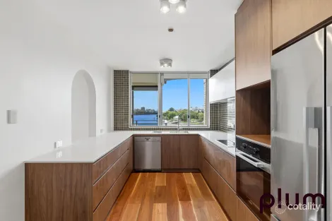 8/2 Sandford St, St Lucia, QLD 4067