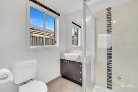Property photo of 18 Sinclair Crescent Tarneit VIC 3029