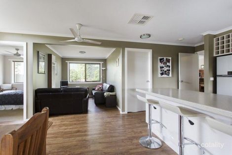 Property photo of 3 Mayfield Parade Strathdale VIC 3550