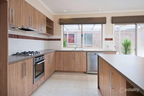 Property photo of 22 Hummingbird Boulevard Tarneit VIC 3029