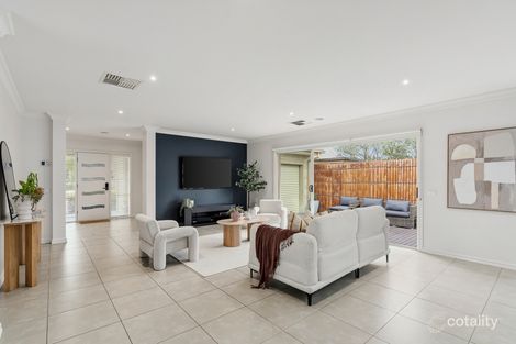 Property photo of 7 Pepperbush Crescent Langwarrin VIC 3910