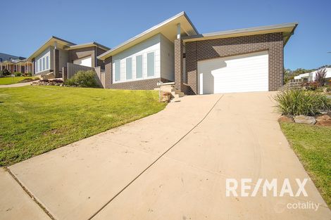 Property photo of 9 Glenrock Close Bourkelands NSW 2650