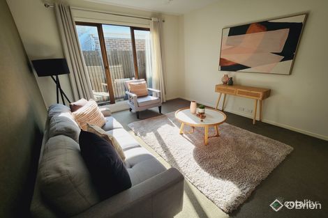 Property photo of 27 Flowerbloom Crescent Clyde North VIC 3978