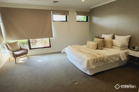 Property photo of 27 Flowerbloom Crescent Clyde North VIC 3978