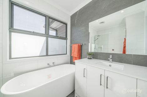 2/52 South Pde, Blackburn, VIC 3130