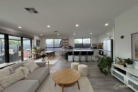 17b Blueberry Rd, Parafield Gardens, SA 5107