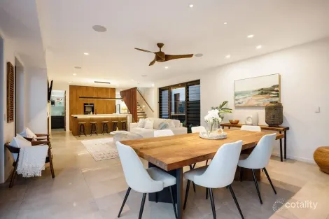 Property photo of 28 Evandale Crescent Miami QLD 4220