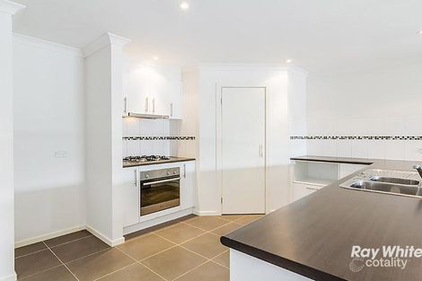 Property photo of 10 Foxhound Grove Cranbourne East VIC 3977