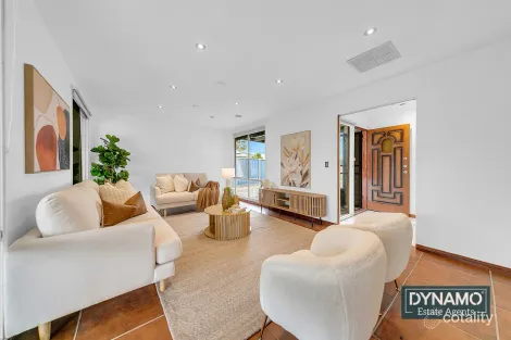 Property photo of 7 Navarre Court Meadow Heights VIC 3048