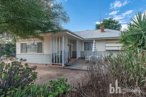 4 Kokoda Ave, Renmark, SA 5341