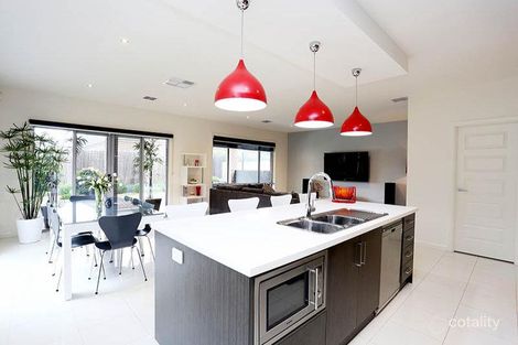 Property photo of 24 Broadway Caroline Springs VIC 3023