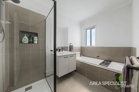 Property photo of 8 Abbeyhill Street Clyde VIC 3978