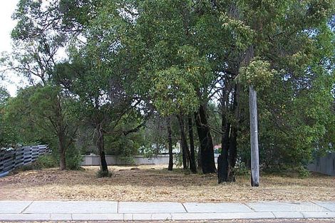 8 Shield Rd, Lesmurdie, WA 6076