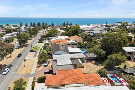 Property photo of 30 Karrinyup Road Trigg WA 6029