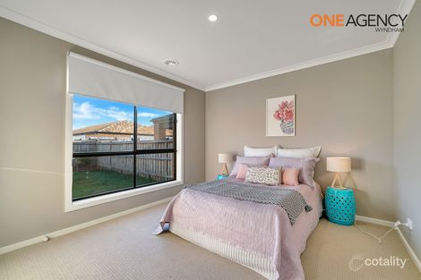 Property photo of 35 Bridgefield Parkway Rockbank VIC 3335