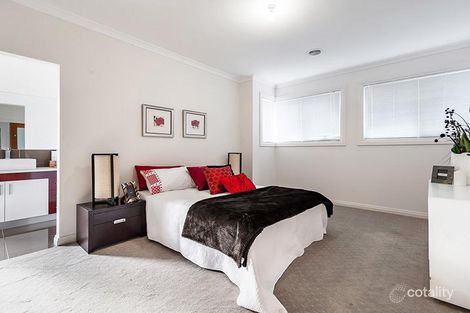 Property photo of 21 Rainham Avenue Craigieburn VIC 3064