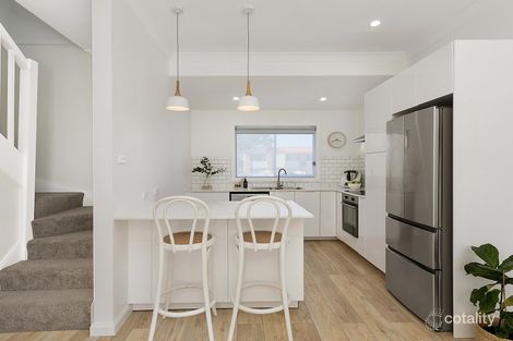 Property photo of 102 Cams Boulevard Summerland Point NSW 2259