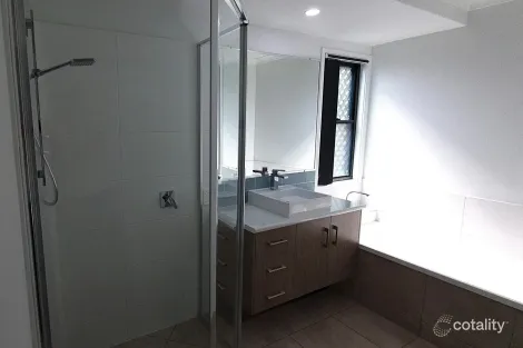 Property photo of 6 Beachside Circuit Bargara QLD 4670