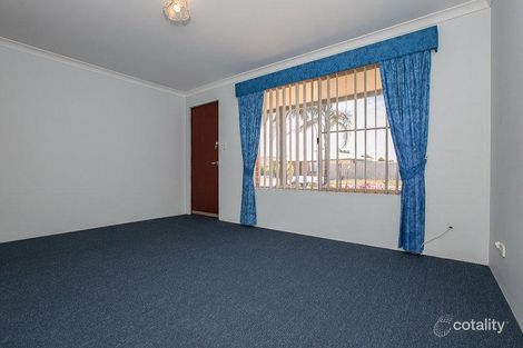 Property photo of 2 Lightfoot Place Cooloongup WA 6168