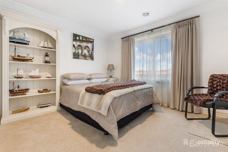 Property photo of 16 Pinnacle Terrace Golden Square VIC 3555