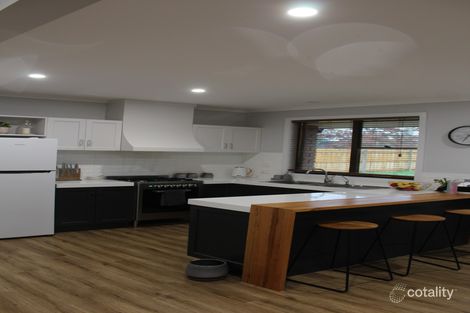 Property photo of 7 Helen Crescent Sale VIC 3850