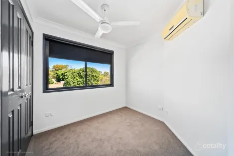 Property photo of 3/70 Long Street Emerald QLD 4720