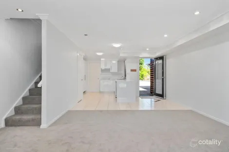 Property photo of 3/70 Long Street Emerald QLD 4720