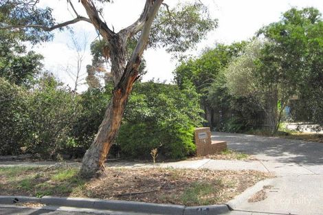 Property photo of 15 Akma Court Taylors Lakes VIC 3038