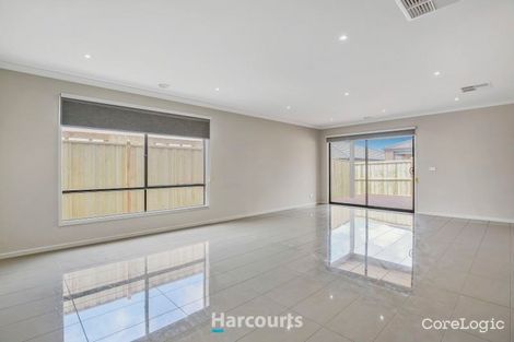 Property photo of 15 Graziers Crescent Clyde North VIC 3978
