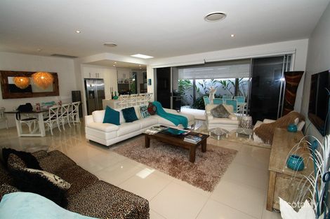 Property photo of 2/59 East Quay Drive Biggera Waters QLD 4216