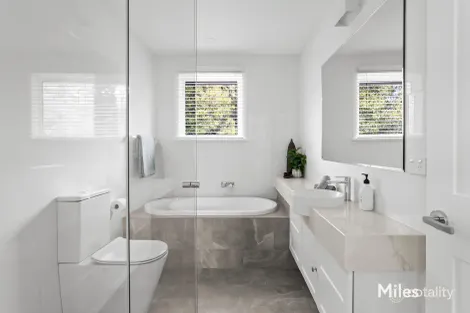 Property photo of 13 Lawrence Street Eaglemont VIC 3084